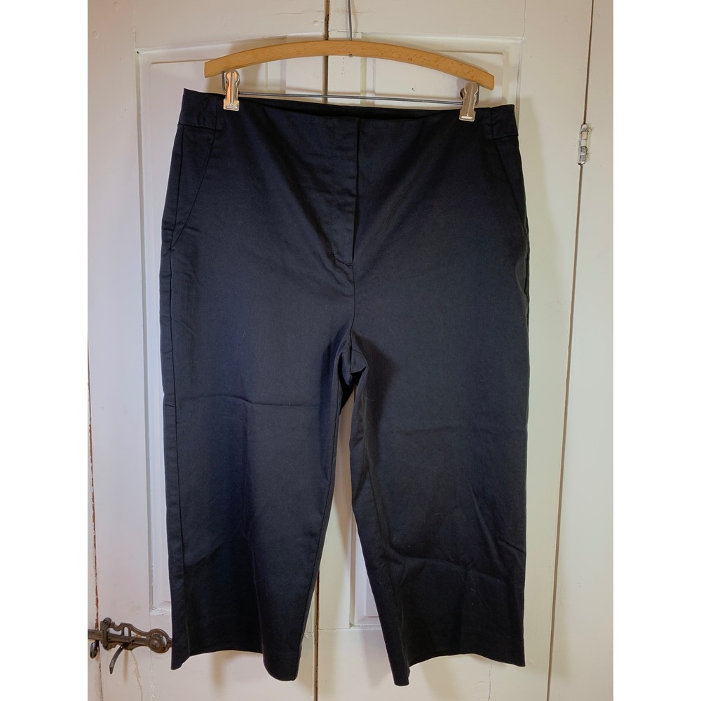 Chico's Black Cropped Trousers Stretch Cotton Blend Pants Size 3 US‎ 16 Minimal - Picture 1 of 9